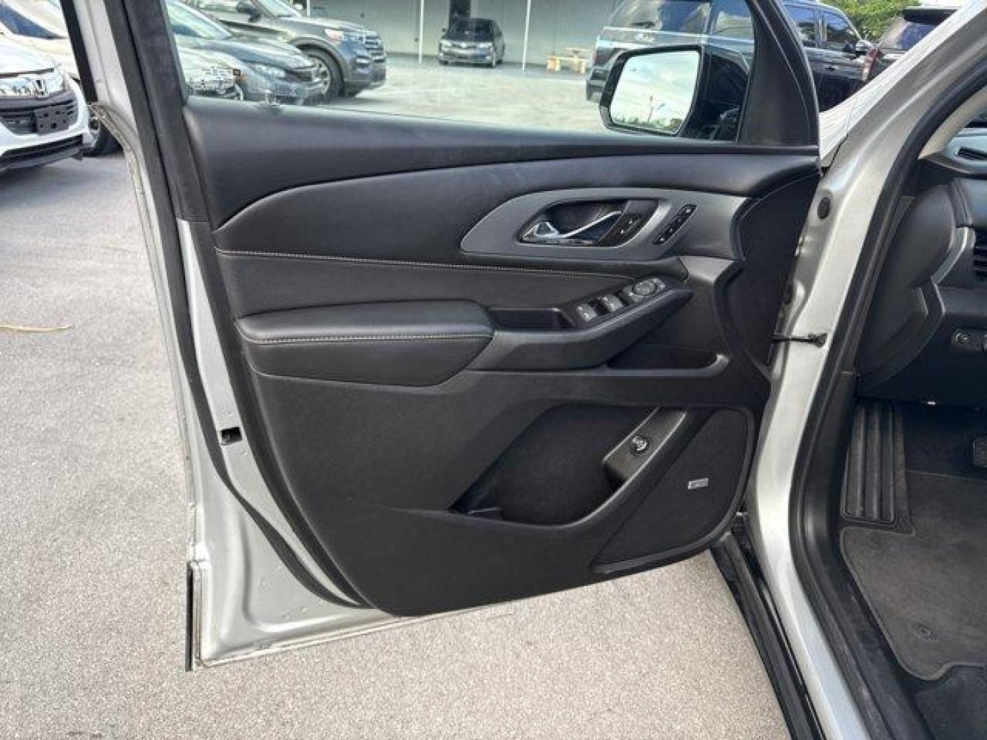2019 Silver Ice Metallic /Jet Black Chevrolet Traverse (1GNERKKW2KJ) with an 6 3.6L engine, Automatic transmission, located at 27610 S Dixie Hwy, Homestead, FL, 33032, (305) 749-2348, 25.510241, -80.438301 - KBB.com 12 Best Family Cars. Scores 27 Highway MPG and 18 City MPG! This Chevrolet Traverse boasts a Gas V6 3.6L/217 engine powering this Automatic transmission. TRANSMISSION, 9-SPEED AUTOMATIC (STD), TRAILERING EQUIPMENT includes (V08) heavy-duty cooling system and trailer hitch, SUNROOF, DUAL SKYS - Photo#15