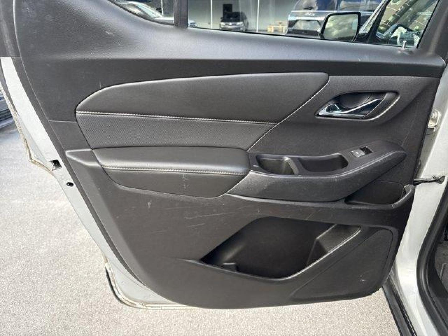 2019 Silver Ice Metallic /Jet Black Chevrolet Traverse (1GNERKKW2KJ) with an 6 3.6L engine, Automatic transmission, located at 27610 S Dixie Hwy, Homestead, FL, 33032, (305) 749-2348, 25.510241, -80.438301 - KBB.com 12 Best Family Cars. Scores 27 Highway MPG and 18 City MPG! This Chevrolet Traverse boasts a Gas V6 3.6L/217 engine powering this Automatic transmission. TRANSMISSION, 9-SPEED AUTOMATIC (STD), TRAILERING EQUIPMENT includes (V08) heavy-duty cooling system and trailer hitch, SUNROOF, DUAL SKYS - Photo#16