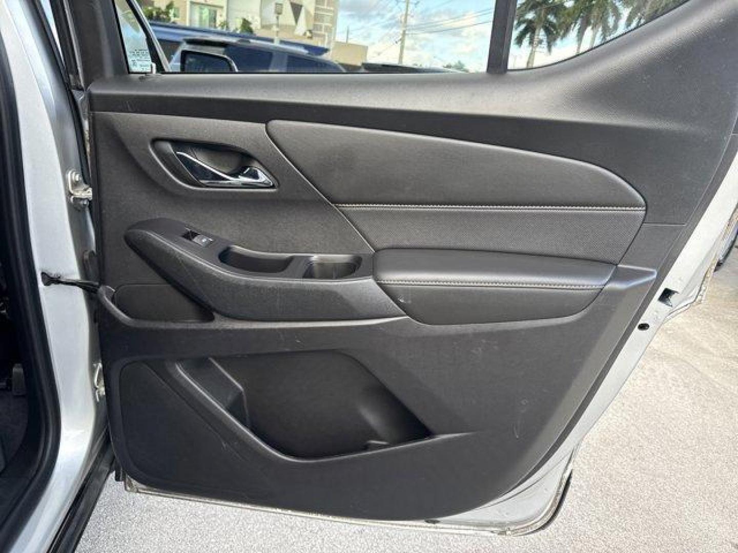 2019 Silver Ice Metallic /Jet Black Chevrolet Traverse (1GNERKKW2KJ) with an 6 3.6L engine, Automatic transmission, located at 27610 S Dixie Hwy, Homestead, FL, 33032, (305) 749-2348, 25.510241, -80.438301 - KBB.com 12 Best Family Cars. Scores 27 Highway MPG and 18 City MPG! This Chevrolet Traverse boasts a Gas V6 3.6L/217 engine powering this Automatic transmission. TRANSMISSION, 9-SPEED AUTOMATIC (STD), TRAILERING EQUIPMENT includes (V08) heavy-duty cooling system and trailer hitch, SUNROOF, DUAL SKYS - Photo#17