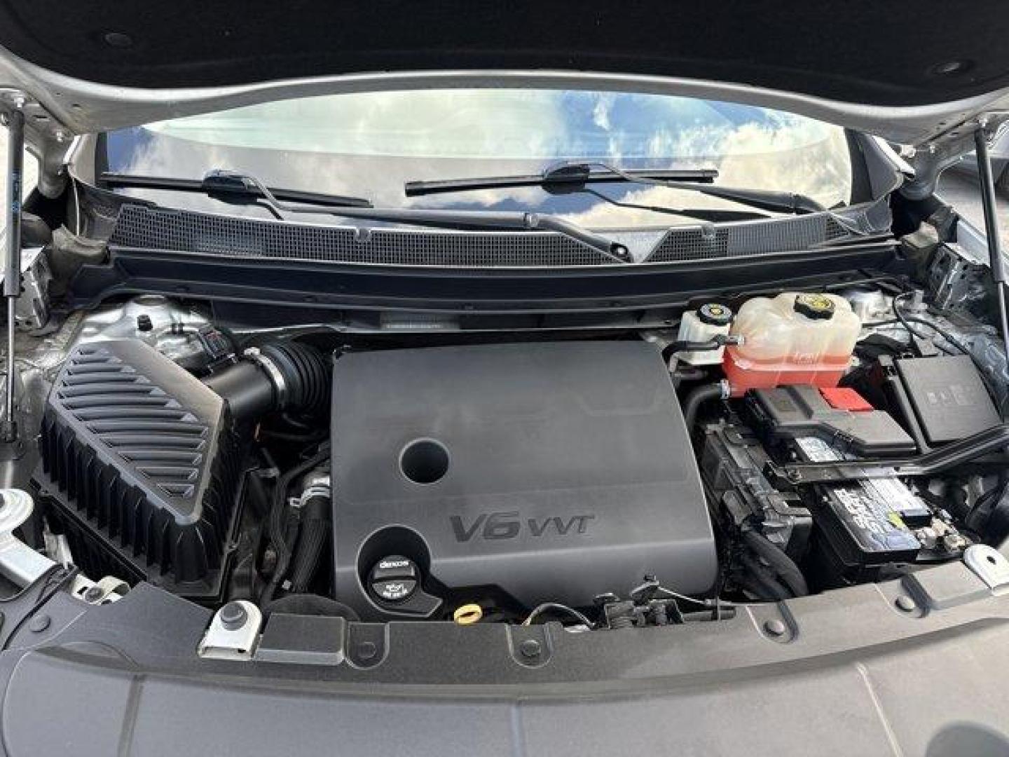 2019 Silver Ice Metallic /Jet Black Chevrolet Traverse (1GNERKKW2KJ) with an 6 3.6L engine, Automatic transmission, located at 27610 S Dixie Hwy, Homestead, FL, 33032, (305) 749-2348, 25.510241, -80.438301 - KBB.com 12 Best Family Cars. Scores 27 Highway MPG and 18 City MPG! This Chevrolet Traverse boasts a Gas V6 3.6L/217 engine powering this Automatic transmission. TRANSMISSION, 9-SPEED AUTOMATIC (STD), TRAILERING EQUIPMENT includes (V08) heavy-duty cooling system and trailer hitch, SUNROOF, DUAL SKYS - Photo#19