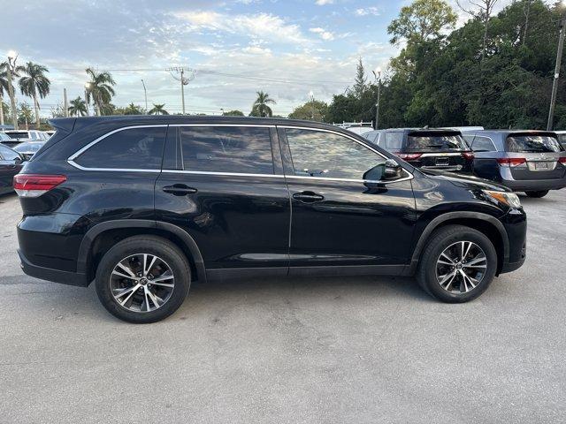 2019 Black Toyota Highlander (5TDZARFH2KS) with an 4 2.7 L engine, Automatic transmission, located at 27610 S Dixie Hwy, Homestead, FL, 33032, (305) 749-2348, 25.510241, -80.438301 - KBB.com Best Resale Value Awards. Scores 24 Highway MPG and 20 City MPG! This Toyota Highlander boasts a Regular Unleaded I-4 2.7 L/163 engine powering this Automatic transmission. Wireless Phone Connectivity, Window Grid Diversity Antenna, Variable Intermittent Wipers w/Heated Wiper Park.* This Toy - Photo#5