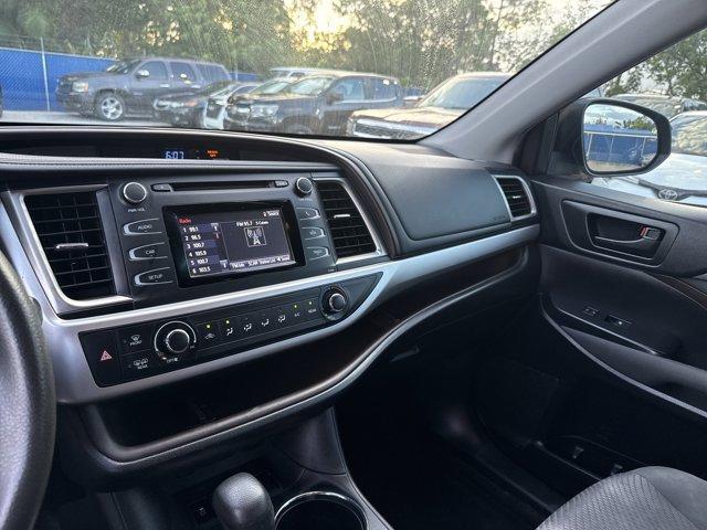 2019 Black Toyota Highlander (5TDZARFH2KS) with an 4 2.7 L engine, Automatic transmission, located at 27610 S Dixie Hwy, Homestead, FL, 33032, (305) 749-2348, 25.510241, -80.438301 - KBB.com Best Resale Value Awards. Scores 24 Highway MPG and 20 City MPG! This Toyota Highlander boasts a Regular Unleaded I-4 2.7 L/163 engine powering this Automatic transmission. Wireless Phone Connectivity, Window Grid Diversity Antenna, Variable Intermittent Wipers w/Heated Wiper Park.* This Toy - Photo#10