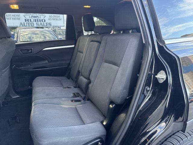 2019 Black Toyota Highlander (5TDZARFH2KS) with an 4 2.7 L engine, Automatic transmission, located at 27610 S Dixie Hwy, Homestead, FL, 33032, (305) 749-2348, 25.510241, -80.438301 - KBB.com Best Resale Value Awards. Scores 24 Highway MPG and 20 City MPG! This Toyota Highlander boasts a Regular Unleaded I-4 2.7 L/163 engine powering this Automatic transmission. Wireless Phone Connectivity, Window Grid Diversity Antenna, Variable Intermittent Wipers w/Heated Wiper Park.* This Toy - Photo#12