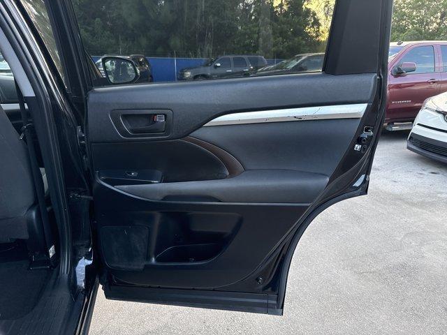 2019 Black Toyota Highlander (5TDZARFH2KS) with an 4 2.7 L engine, Automatic transmission, located at 27610 S Dixie Hwy, Homestead, FL, 33032, (305) 749-2348, 25.510241, -80.438301 - KBB.com Best Resale Value Awards. Scores 24 Highway MPG and 20 City MPG! This Toyota Highlander boasts a Regular Unleaded I-4 2.7 L/163 engine powering this Automatic transmission. Wireless Phone Connectivity, Window Grid Diversity Antenna, Variable Intermittent Wipers w/Heated Wiper Park.* This Toy - Photo#15