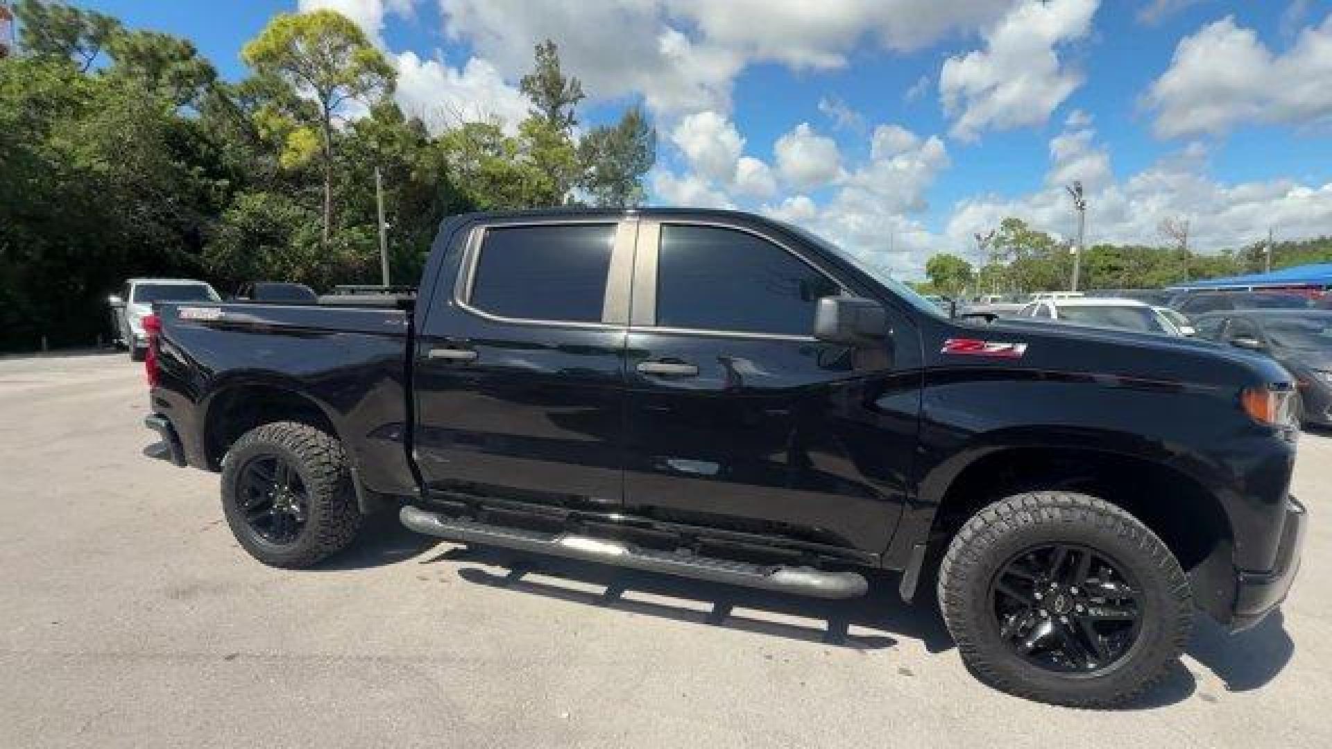 2019 Black /Jet Black Chevrolet Silverado 1500 (1GCPYCEFXKZ) with an 8 5.3L engine, Automatic transmission, located at 27610 S Dixie Hwy, Homestead, FL, 33032, (305) 749-2348, 25.510241, -80.438301 - Scores 18 Highway MPG and 14 City MPG! This Chevrolet Silverado 1500 delivers a Gas V8 5.3L/325 engine powering this Automatic transmission. TRANSMISSION, 6-SPEED AUTOMATIC, ELECTRONICALLY CONTROLLED (STD), THEFT-DETERRENT SYSTEM, UNAUTHORIZED ENTRY, TAILGATE, GATE FUNCTION MANUAL with EZ Lift, incl - Photo#5