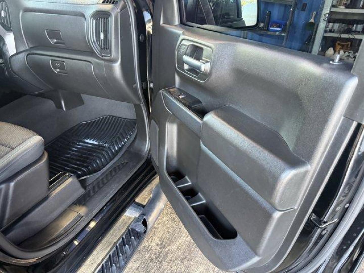 2019 Black /Jet Black Chevrolet Silverado 1500 (1GCPYCEFXKZ) with an 8 5.3L engine, Automatic transmission, located at 27610 S Dixie Hwy, Homestead, FL, 33032, (305) 749-2348, 25.510241, -80.438301 - Scores 18 Highway MPG and 14 City MPG! This Chevrolet Silverado 1500 delivers a Gas V8 5.3L/325 engine powering this Automatic transmission. TRANSMISSION, 6-SPEED AUTOMATIC, ELECTRONICALLY CONTROLLED (STD), THEFT-DETERRENT SYSTEM, UNAUTHORIZED ENTRY, TAILGATE, GATE FUNCTION MANUAL with EZ Lift, incl - Photo#14