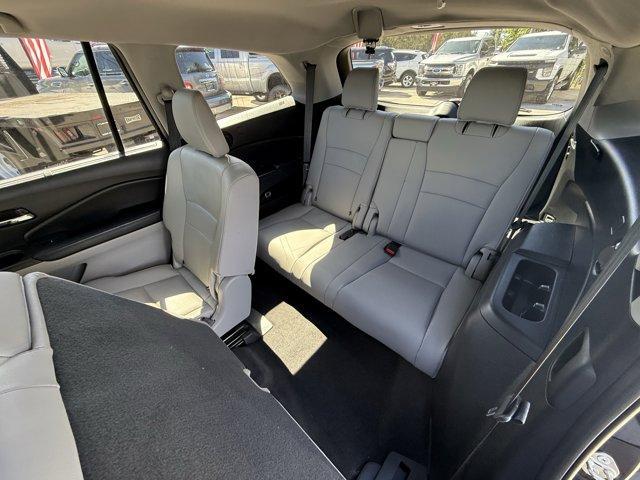 2017 Black Honda Pilot (5FNYF5H80HB) with an 6 3.5 L engine, Automatic transmission, located at 27610 S Dixie Hwy, Homestead, FL, 33032, (305) 749-2348, 25.510241, -80.438301 - IIHS Top Safety Pick+. Delivers 27 Highway MPG and 19 City MPG! This Honda Pilot boasts a Regular Unleaded V-6 3.5 L/212 engine powering this Automatic transmission. Window Grid Antenna, Wheels: 18 Alloy, Wheels w/Machined Accents.*This Honda Pilot Comes Equipped with These Options *VSA Electronic S - Photo#12