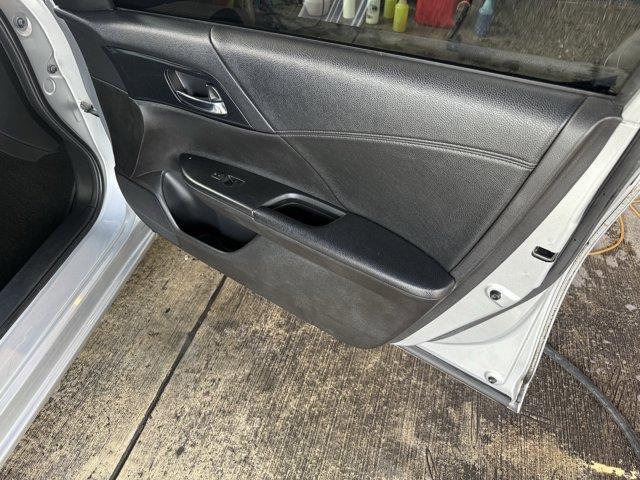 2013 Silver Honda Accord Sdn (1HGCR2F51DA) with an 4 2.4L engine, Variable transmission, located at 27610 S Dixie Hwy, Homestead, FL, 33032, (305) 749-2348, 25.510241, -80.438301 - IIHS Top Safety Pick. Boasts 35 Highway MPG and 26 City MPG! This Honda Accord Sdn delivers a Gas I4 2.4L/144 engine powering this Variable transmission. Vehicle Stability Assist (VSA) w/traction control, Variable intermittent flush windshield wipers, Tire pressure monitoring system.*This Honda Acco - Photo#13