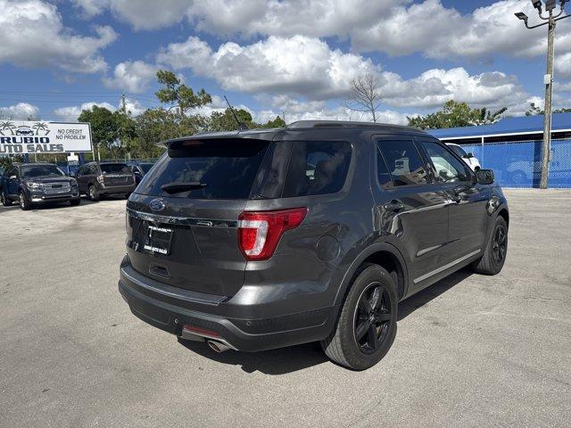 2018 Gray Ford Explorer (1FM5K7D85JG) with an 6 3.5 L engine, Automatic transmission, located at 27610 S Dixie Hwy, Homestead, FL, 33032, (305) 749-2348, 25.510241, -80.438301 - KBB.com 10 Most Awarded Brands. Boasts 24 Highway MPG and 17 City MPG! This Ford Explorer delivers a Regular Unleaded V-6 3.5 L/213 engine powering this Automatic transmission. Wheels: 18 5-Spoke Sparkle Silver-Painted Alum, Valet Function, Trip Computer.*This Ford Explorer Comes Equipped with These - Photo#4