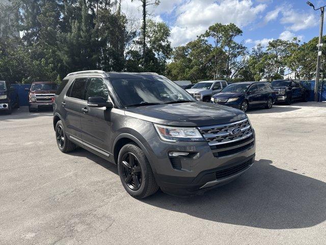 2018 Gray Ford Explorer (1FM5K7D85JG) with an 6 3.5 L engine, Automatic transmission, located at 27610 S Dixie Hwy, Homestead, FL, 33032, (305) 749-2348, 25.510241, -80.438301 - KBB.com 10 Most Awarded Brands. Boasts 24 Highway MPG and 17 City MPG! This Ford Explorer delivers a Regular Unleaded V-6 3.5 L/213 engine powering this Automatic transmission. Wheels: 18 5-Spoke Sparkle Silver-Painted Alum, Valet Function, Trip Computer.*This Ford Explorer Comes Equipped with These - Photo#6