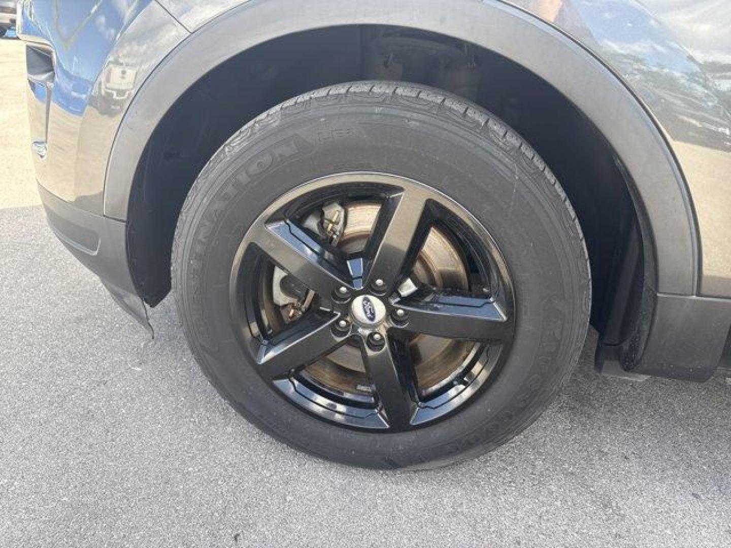 2018 Gray Ford Explorer (1FM5K7D85JG) with an 6 3.5 L engine, Automatic transmission, located at 27610 S Dixie Hwy, Homestead, FL, 33032, (305) 749-2348, 25.510241, -80.438301 - KBB.com 10 Most Awarded Brands. Boasts 24 Highway MPG and 17 City MPG! This Ford Explorer delivers a Regular Unleaded V-6 3.5 L/213 engine powering this Automatic transmission. Wheels: 18 5-Spoke Sparkle Silver-Painted Alum, Valet Function, Trip Computer.*This Ford Explorer Comes Equipped with These - Photo#8