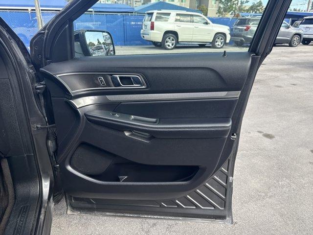 2018 Gray Ford Explorer (1FM5K7D85JG) with an 6 3.5 L engine, Automatic transmission, located at 27610 S Dixie Hwy, Homestead, FL, 33032, (305) 749-2348, 25.510241, -80.438301 - KBB.com 10 Most Awarded Brands. Boasts 24 Highway MPG and 17 City MPG! This Ford Explorer delivers a Regular Unleaded V-6 3.5 L/213 engine powering this Automatic transmission. Wheels: 18 5-Spoke Sparkle Silver-Painted Alum, Valet Function, Trip Computer.*This Ford Explorer Comes Equipped with These - Photo#17