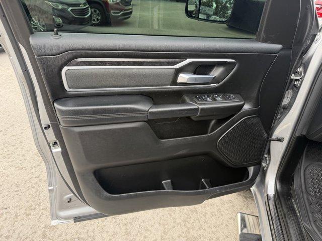 2022 Billet Silver Metallic Clearcoat /Black Ram 1500 (1C6RREFT8NN) with an 8 5.7 L engine, Automatic transmission, located at 27610 S Dixie Hwy, Homestead, FL, 33032, (305) 749-2348, 25.510241, -80.438301 - Boasts 23 Highway MPG and 18 City MPG! This Ram 1500 delivers a Regular Unleaded V-8 5.7 L/345 engine powering this Automatic transmission. TRANSMISSION: 8-SPEED AUTOMATIC (8HP75), TRAILER BRAKE CONTROL, MOPAR FRONT and REAR RUBBER FLOOR MATS.*This Ram 1500 Comes Equipped with These Options *MANUF - Photo#10