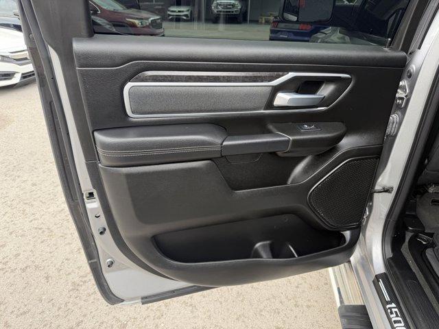 2022 Billet Silver Metallic Clearcoat /Black Ram 1500 (1C6RREFT8NN) with an 8 5.7 L engine, Automatic transmission, located at 27610 S Dixie Hwy, Homestead, FL, 33032, (305) 749-2348, 25.510241, -80.438301 - Boasts 23 Highway MPG and 18 City MPG! This Ram 1500 delivers a Regular Unleaded V-8 5.7 L/345 engine powering this Automatic transmission. TRANSMISSION: 8-SPEED AUTOMATIC (8HP75), TRAILER BRAKE CONTROL, MOPAR FRONT and REAR RUBBER FLOOR MATS.*This Ram 1500 Comes Equipped with These Options *MANUF - Photo#12