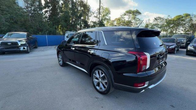 2020 Becketts Black /Black/Gray Hyundai Palisade (KM8R34HE0LU) with an 6 3.8 L engine, Automatic transmission, located at 27610 S Dixie Hwy, Homestead, FL, 33032, (305) 749-2348, 25.510241, -80.438301 - KBB.com 10 Best SUVs Worth Waiting For. Scores 26 Highway MPG and 19 City MPG! This Hyundai Palisade boasts a Regular Unleaded V-6 3.8 L/231 engine powering this Automatic transmission. WHEEL LOCKS, FIRST AID KIT, CARPETED FLOOR MATS.*This Hyundai Palisade Comes Equipped with These Options *CARGO NE - Photo#2