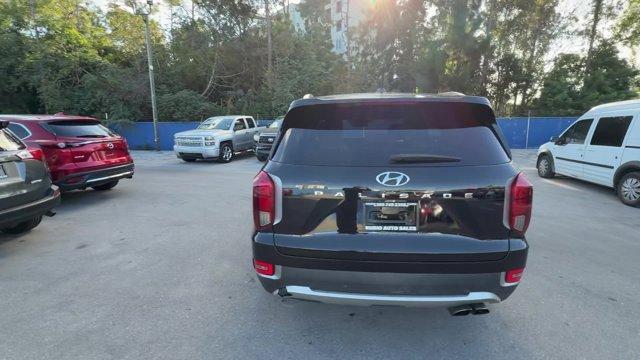 2020 Becketts Black /Black/Gray Hyundai Palisade (KM8R34HE0LU) with an 6 3.8 L engine, Automatic transmission, located at 27610 S Dixie Hwy, Homestead, FL, 33032, (305) 749-2348, 25.510241, -80.438301 - KBB.com 10 Best SUVs Worth Waiting For. Scores 26 Highway MPG and 19 City MPG! This Hyundai Palisade boasts a Regular Unleaded V-6 3.8 L/231 engine powering this Automatic transmission. WHEEL LOCKS, FIRST AID KIT, CARPETED FLOOR MATS.*This Hyundai Palisade Comes Equipped with These Options *CARGO NE - Photo#3