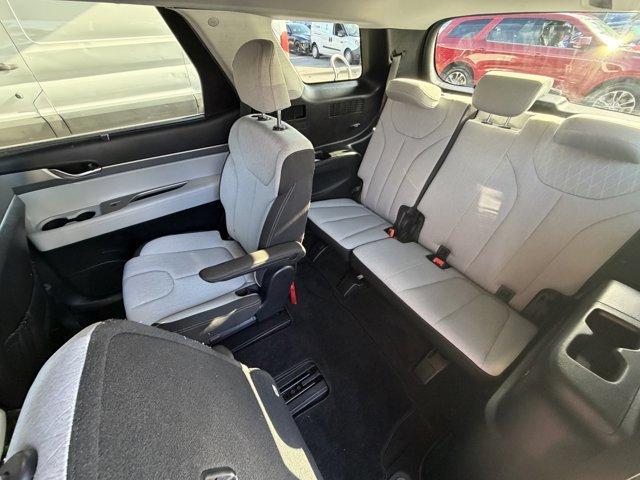 2020 Becketts Black /Black/Gray Hyundai Palisade (KM8R34HE0LU) with an 6 3.8 L engine, Automatic transmission, located at 27610 S Dixie Hwy, Homestead, FL, 33032, (305) 749-2348, 25.510241, -80.438301 - KBB.com 10 Best SUVs Worth Waiting For. Scores 26 Highway MPG and 19 City MPG! This Hyundai Palisade boasts a Regular Unleaded V-6 3.8 L/231 engine powering this Automatic transmission. WHEEL LOCKS, FIRST AID KIT, CARPETED FLOOR MATS.*This Hyundai Palisade Comes Equipped with These Options *CARGO NE - Photo#12