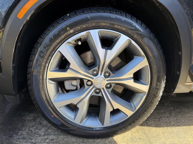 2020 Becketts Black /Black/Gray Hyundai Palisade (KM8R34HE0LU) with an 6 3.8 L engine, Automatic transmission, located at 27610 S Dixie Hwy, Homestead, FL, 33032, (305) 749-2348, 25.510241, -80.438301 - KBB.com 10 Best SUVs Worth Waiting For. Scores 26 Highway MPG and 19 City MPG! This Hyundai Palisade boasts a Regular Unleaded V-6 3.8 L/231 engine powering this Automatic transmission. WHEEL LOCKS, FIRST AID KIT, CARPETED FLOOR MATS.*This Hyundai Palisade Comes Equipped with These Options *CARGO NE - Photo#17