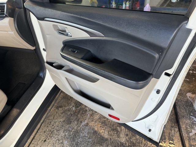 2018 White Honda Pilot (5FNYF5H31JB) with an 6 3.5 L engine, Automatic transmission, located at 27610 S Dixie Hwy, Homestead, FL, 33032, (305) 749-2348, 25.510241, -80.438301 - KBB.com Best Buy Awards. Scores 27 Highway MPG and 19 City MPG! This Honda Pilot delivers a Regular Unleaded V-6 3.5 L/212 engine powering this Automatic transmission. Wireless Phone Connectivity, Window Grid Antenna, Wheels: 18 Alloy.* This Honda Pilot Features the Following Options *VSA Electronic - Photo#14