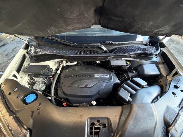 2018 White Honda Pilot (5FNYF5H31JB) with an 6 3.5 L engine, Automatic transmission, located at 27610 S Dixie Hwy, Homestead, FL, 33032, (305) 749-2348, 25.510241, -80.438301 - KBB.com Best Buy Awards. Scores 27 Highway MPG and 19 City MPG! This Honda Pilot delivers a Regular Unleaded V-6 3.5 L/212 engine powering this Automatic transmission. Wireless Phone Connectivity, Window Grid Antenna, Wheels: 18 Alloy.* This Honda Pilot Features the Following Options *VSA Electronic - Photo#16