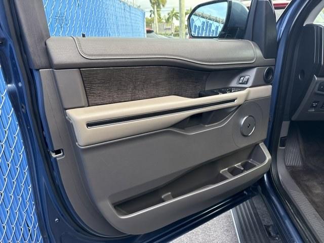 2018 Blue Ford Expedition (1FMJU2AT0JE) with an 6 3.5 L engine, Automatic transmission, located at 27610 S Dixie Hwy, Homestead, FL, 33032, (305) 749-2348, 25.510241, -80.438301 - KBB.com 10 Most Awarded Cars. Boasts 22 Highway MPG and 17 City MPG! This Ford Expedition delivers a Twin Turbo Regular Unleaded V-6 3.5 L/213 engine powering this Automatic transmission. ENGINE: 3.5L ECOBOOST V6 -inc: auto start-stop technology (STD), Wireless Phone Connectivity, Window Grid Antenn - Photo#12