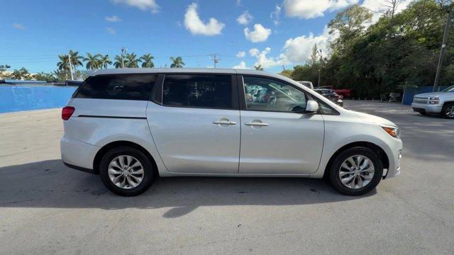 2021 Silky Silver /Gray Kia Sedona (KNDMB5C18M6) with an 6 3.3 L engine, Automatic transmission, located at 27610 S Dixie Hwy, Homestead, FL, 33032, (305) 749-2348, 25.510241, -80.438301 - Delivers 24 Highway MPG and 18 City MPG! This Kia Sedona boasts a Regular Unleaded V-6 3.3 L/204 engine powering this Automatic transmission. SILKY SILVER, CARPETED FLOOR MATS, Variable Intermittent Wipers.* This Kia Sedona Features the Following Options *Urethane Gear Shifter Material, Trip Compute - Photo#5