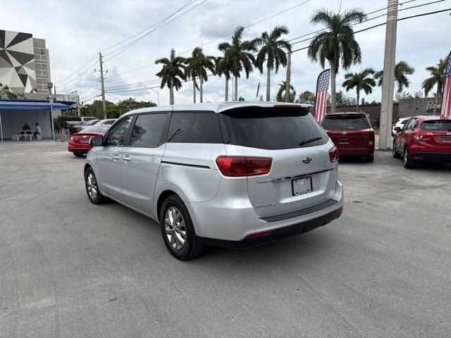 2021 Silky Silver /Gray Kia Sedona (KNDMB5C18M6) with an 6 3.3 L engine, Automatic transmission, located at 27610 S Dixie Hwy, Homestead, FL, 33032, (305) 749-2348, 25.510241, -80.438301 - Delivers 24 Highway MPG and 18 City MPG! This Kia Sedona boasts a Regular Unleaded V-6 3.3 L/204 engine powering this Automatic transmission. SILKY SILVER, CARPETED FLOOR MATS, Variable Intermittent Wipers.* This Kia Sedona Features the Following Options *Urethane Gear Shifter Material, Trip Compute - Photo#2