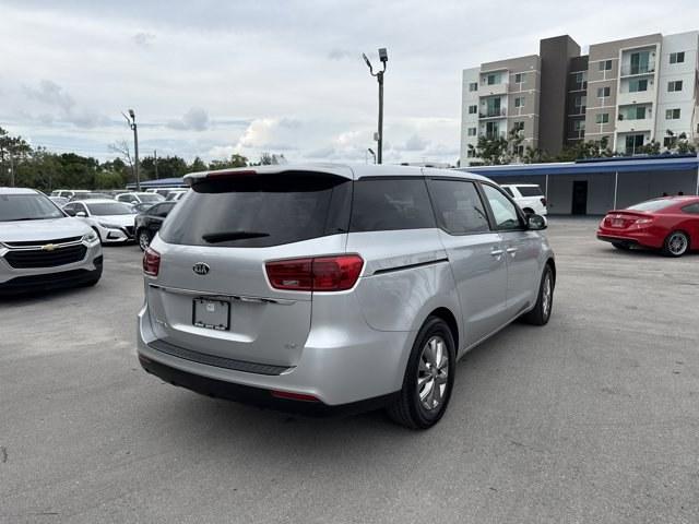 2021 Silky Silver /Gray Kia Sedona (KNDMB5C18M6) with an 6 3.3 L engine, Automatic transmission, located at 27610 S Dixie Hwy, Homestead, FL, 33032, (305) 749-2348, 25.510241, -80.438301 - Delivers 24 Highway MPG and 18 City MPG! This Kia Sedona boasts a Regular Unleaded V-6 3.3 L/204 engine powering this Automatic transmission. SILKY SILVER, CARPETED FLOOR MATS, Variable Intermittent Wipers.* This Kia Sedona Features the Following Options *Urethane Gear Shifter Material, Trip Compute - Photo#4