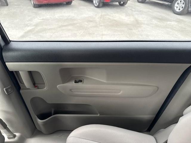 2021 Silky Silver /Gray Kia Sedona (KNDMB5C18M6) with an 6 3.3 L engine, Automatic transmission, located at 27610 S Dixie Hwy, Homestead, FL, 33032, (305) 749-2348, 25.510241, -80.438301 - Delivers 24 Highway MPG and 18 City MPG! This Kia Sedona boasts a Regular Unleaded V-6 3.3 L/204 engine powering this Automatic transmission. SILKY SILVER, CARPETED FLOOR MATS, Variable Intermittent Wipers.* This Kia Sedona Features the Following Options *Urethane Gear Shifter Material, Trip Compute - Photo#18