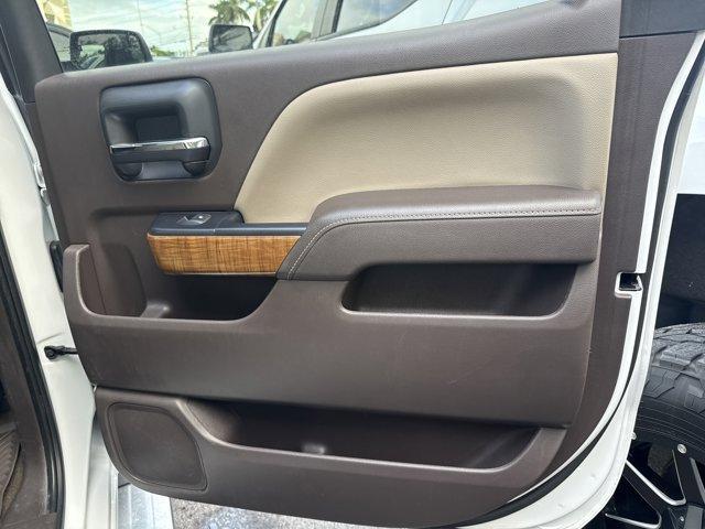 2017 White Frost Tricoat /Cocoa/Dune GMC Sierra 1500 (3GTP1NEC2HG) with an 8 5.3L engine, Automatic transmission, located at 27610 S Dixie Hwy, Homestead, FL, 33032, (305) 749-2348, 25.510241, -80.438301 - KBB.com Brand Image Awards. Only 102,142 Miles! Delivers 23 Highway MPG and 16 City MPG! This GMC Sierra 1500 delivers a Gas V8 5.3L/325 engine powering this Automatic transmission. WIRELESS CHARGING, WHITE FROST TRICOAT, WHEELS, 20 X 9 (50.8 CM X 22.9 CM) POLISHED ALUMINUM.* This GMC Sierra 1500 Fe - Photo#9