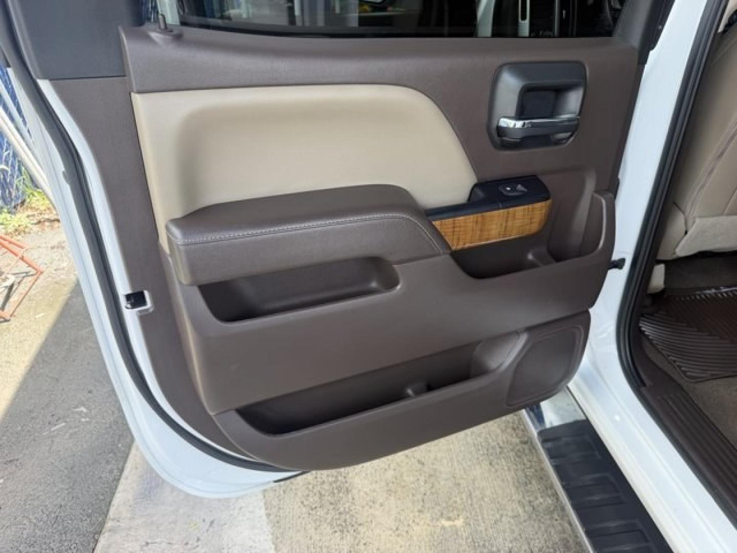 2017 White Frost Tricoat /Cocoa/Dune GMC Sierra 1500 (3GTP1NEC2HG) with an 8 5.3L engine, Automatic transmission, located at 27610 S Dixie Hwy, Homestead, FL, 33032, (305) 749-2348, 25.510241, -80.438301 - KBB.com Brand Image Awards. Only 102,142 Miles! Delivers 23 Highway MPG and 16 City MPG! This GMC Sierra 1500 delivers a Gas V8 5.3L/325 engine powering this Automatic transmission. WIRELESS CHARGING, WHITE FROST TRICOAT, WHEELS, 20 X 9 (50.8 CM X 22.9 CM) POLISHED ALUMINUM.* This GMC Sierra 1500 Fe- Photo#13