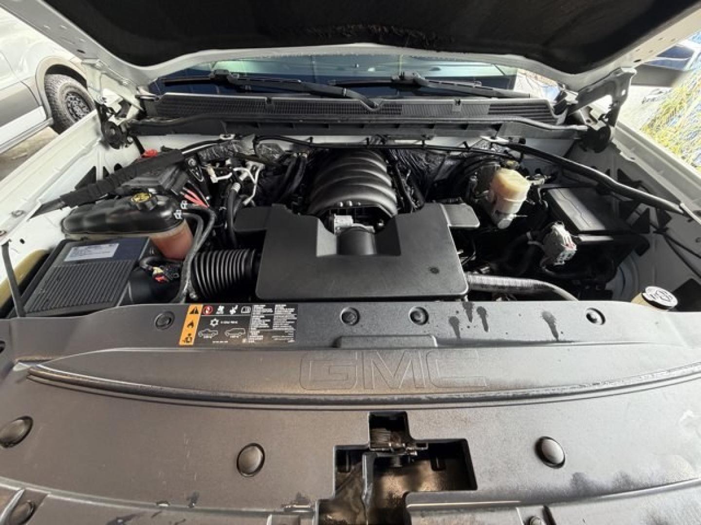 2017 White Frost Tricoat /Cocoa/Dune GMC Sierra 1500 (3GTP1NEC2HG) with an 8 5.3L engine, Automatic transmission, located at 27610 S Dixie Hwy, Homestead, FL, 33032, (305) 749-2348, 25.510241, -80.438301 - KBB.com Brand Image Awards. Only 102,142 Miles! Delivers 23 Highway MPG and 16 City MPG! This GMC Sierra 1500 delivers a Gas V8 5.3L/325 engine powering this Automatic transmission. WIRELESS CHARGING, WHITE FROST TRICOAT, WHEELS, 20 X 9 (50.8 CM X 22.9 CM) POLISHED ALUMINUM.* This GMC Sierra 1500 Fe- Photo#15