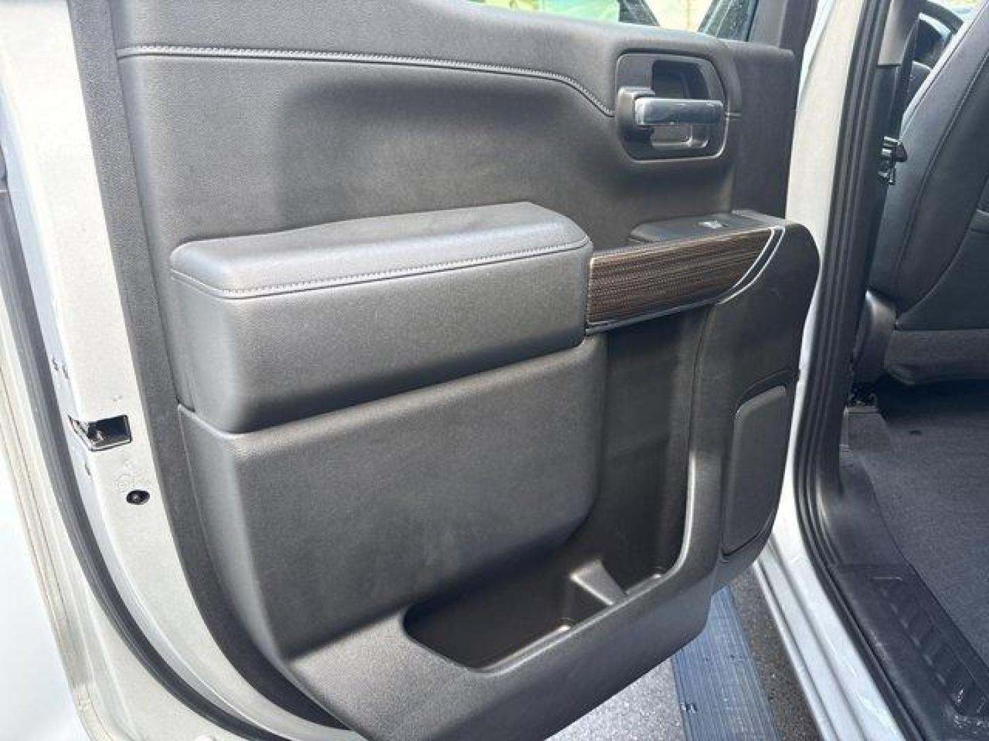 2019 Silver Ice Metallic /Jet Black Chevrolet Silverado 1500 (1GCUYEED1KZ) with an 8 5.3L engine, Automatic transmission, located at 27610 S Dixie Hwy, Homestead, FL, 33032, (305) 749-2348, 25.510241, -80.438301 - Boasts 22 Highway MPG and 16 City MPG! This Chevrolet Silverado 1500 boasts a Gas V8 5.3L/325 engine powering this Automatic transmission. WINDOW, POWER, REAR SLIDING with rear defogger, UNIVERSAL HOME REMOTE, TRANSMISSION, 8-SPEED AUTOMATIC, ELECTRONICALLY CONTROLLED with overdrive and tow/haul mod - Photo#10