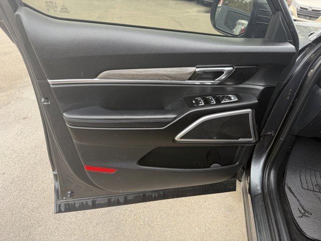 2021 Gravity Grey /Black Kia Telluride (5XYP3DHC5MG) with an 6 3.8 L engine, Automatic transmission, located at 27610 S Dixie Hwy, Homestead, FL, 33032, (305) 749-2348, 25.510241, -80.438301 - Boasts 24 Highway MPG and 19 City MPG! This Kia Telluride boasts a Regular Unleaded V-6 3.8 L/231 engine powering this Automatic transmission. WHEEL LOCKS, CARPETED FLOOR MATS, BLACK, LEATHER SEAT TRIM.* This Kia Telluride Features the Following Options *Wireless Phone Connectivity, Vehicle Stabilit - Photo#9