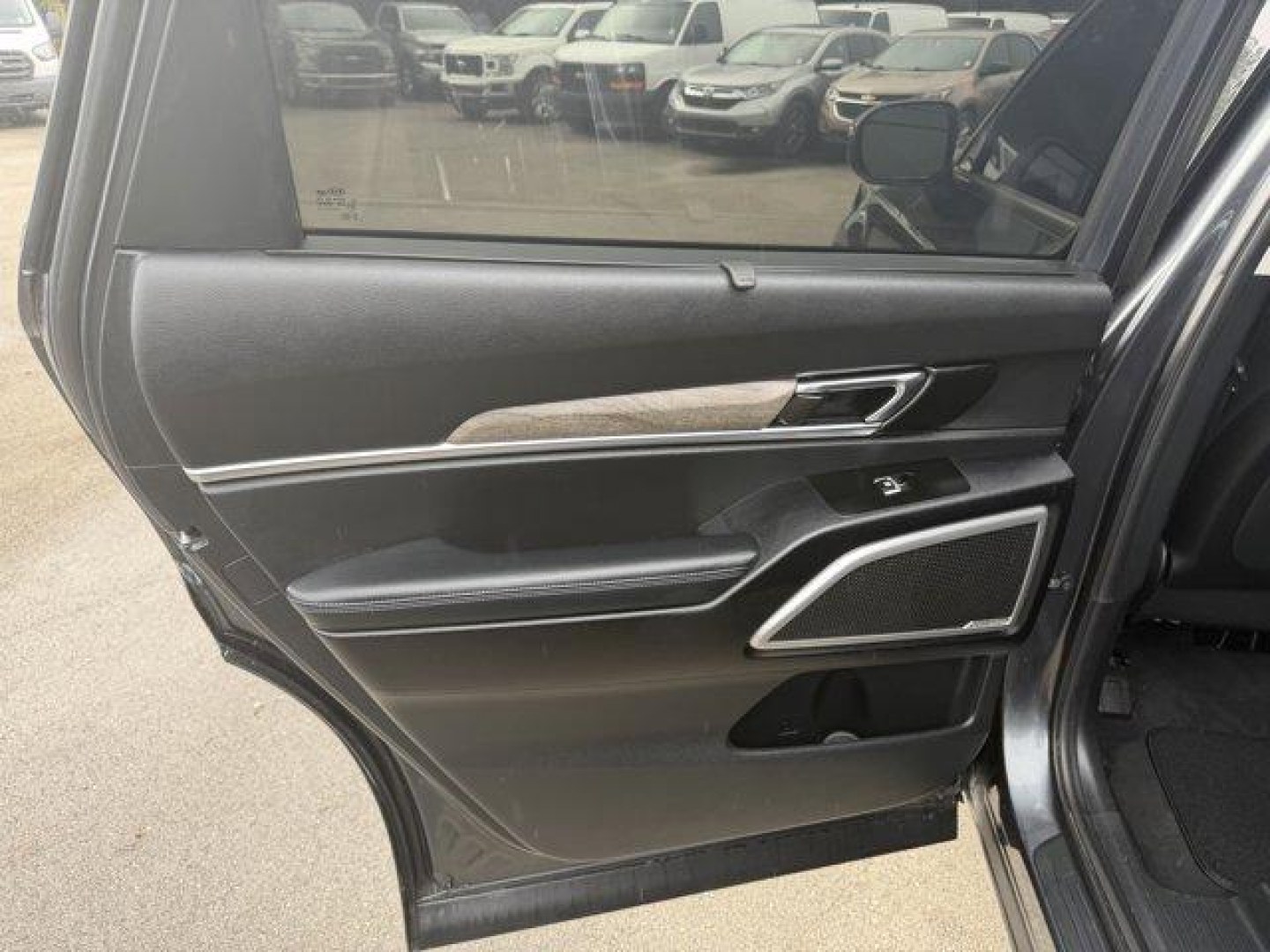 2021 Gravity Grey /Black Kia Telluride (5XYP3DHC5MG) with an 6 3.8 L engine, Automatic transmission, located at 27610 S Dixie Hwy, Homestead, FL, 33032, (305) 749-2348, 25.510241, -80.438301 - Boasts 24 Highway MPG and 19 City MPG! This Kia Telluride boasts a Regular Unleaded V-6 3.8 L/231 engine powering this Automatic transmission. WHEEL LOCKS, CARPETED FLOOR MATS, BLACK, LEATHER SEAT TRIM.* This Kia Telluride Features the Following Options *Wireless Phone Connectivity, Vehicle Stabilit - Photo#11