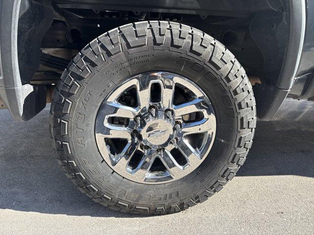 2020 Shadow Gray Metallic /Jet Black Chevrolet Silverado 2500HD (1GC4YLEY6LF) with an 8 6.6L engine, Automatic transmission, located at 27610 S Dixie Hwy, Homestead, FL, 33032, (305) 749-2348, 25.510241, -80.438301 - This Chevrolet Silverado 2500HD boasts a Turbocharged Diesel V8 6.6L/403 engine powering this Automatic transmission. WT CONVENIENCE PACKAGE includes (AQQ) Remote Keyless Entry, (QT5) EZ Lift power lock and release tailgate, (AKO) tinted windows, (C49) rear-window defogger, (K34) cruise control, (DB - Photo#4
