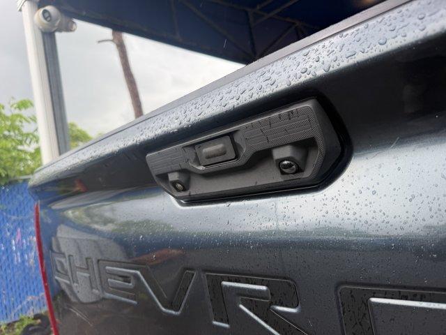 2020 Shadow Gray Metallic /Jet Black Chevrolet Silverado 2500HD (1GC4YLEY6LF) with an 8 6.6L engine, Automatic transmission, located at 27610 S Dixie Hwy, Homestead, FL, 33032, (305) 749-2348, 25.510241, -80.438301 - This Chevrolet Silverado 2500HD boasts a Turbocharged Diesel V8 6.6L/403 engine powering this Automatic transmission. WT CONVENIENCE PACKAGE includes (AQQ) Remote Keyless Entry, (QT5) EZ Lift power lock and release tailgate, (AKO) tinted windows, (C49) rear-window defogger, (K34) cruise control, (DB- Photo#14