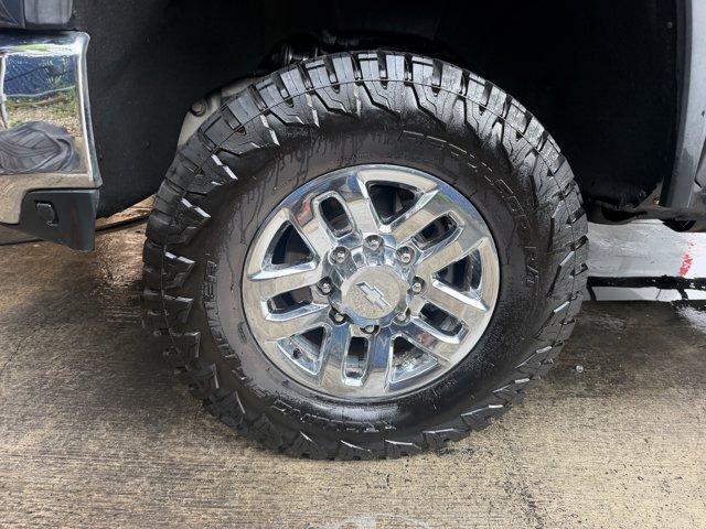 2020 Shadow Gray Metallic /Jet Black Chevrolet Silverado 2500HD (1GC4YLEY6LF) with an 8 6.6L engine, Automatic transmission, located at 27610 S Dixie Hwy, Homestead, FL, 33032, (305) 749-2348, 25.510241, -80.438301 - This Chevrolet Silverado 2500HD boasts a Turbocharged Diesel V8 6.6L/403 engine powering this Automatic transmission. WT CONVENIENCE PACKAGE includes (AQQ) Remote Keyless Entry, (QT5) EZ Lift power lock and release tailgate, (AKO) tinted windows, (C49) rear-window defogger, (K34) cruise control, (DB- Photo#15