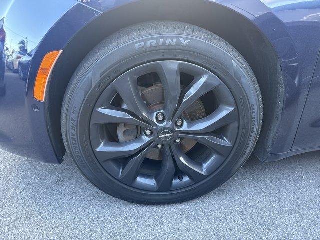 2019 Jazz Blue Pearlcoat /Black/Black/Black Chrysler Pacifica (2C4RC1BGXKR) with an 6 3.6 L engine, Automatic transmission, located at 27610 S Dixie Hwy, Homestead, FL, 33032, (305) 749-2348, 25.510241, -80.438301 - KBB.com 12 Best Family Cars. Boasts 28 Highway MPG and 19 City MPG! This Chrysler Pacifica delivers a Regular Unleaded V-6 3.6 L/220 engine powering this Automatic transmission. WHEELS: 20 X 7.5 ALUMINUM BLACK NOISE -inc: Locking Lug Nuts, Falken Brand Tires, Tires: 245/50R20 BSW AS (TYK), TRANSMISS - Photo#4