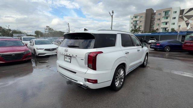 2020 Hyper White /Beige Hyundai Palisade (KM8R5DHE9LU) with an 6 3.8 L engine, Automatic transmission, located at 27610 S Dixie Hwy, Homestead, FL, 33032, (305) 749-2348, 25.510241, -80.438301 - KBB.com 10 Best SUVs Worth Waiting For. Scores 24 Highway MPG and 19 City MPG! This Hyundai Palisade delivers a Regular Unleaded V-6 3.8 L/231 engine powering this Automatic transmission. WHEEL LOCKS, OPTION GROUP 01, FIRST AID KIT.* This Hyundai Palisade Features the Following Options *CARPETED FLO - Photo#4