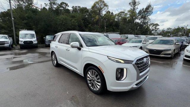 2020 Hyper White /Beige Hyundai Palisade (KM8R5DHE9LU) with an 6 3.8 L engine, Automatic transmission, located at 27610 S Dixie Hwy, Homestead, FL, 33032, (305) 749-2348, 25.510241, -80.438301 - KBB.com 10 Best SUVs Worth Waiting For. Scores 24 Highway MPG and 19 City MPG! This Hyundai Palisade delivers a Regular Unleaded V-6 3.8 L/231 engine powering this Automatic transmission. WHEEL LOCKS, OPTION GROUP 01, FIRST AID KIT.* This Hyundai Palisade Features the Following Options *CARPETED FLO - Photo#6