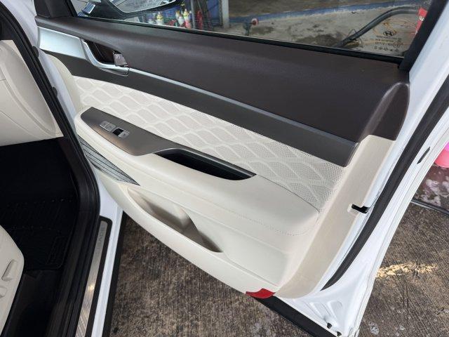 2020 Hyper White /Beige Hyundai Palisade (KM8R5DHE9LU) with an 6 3.8 L engine, Automatic transmission, located at 27610 S Dixie Hwy, Homestead, FL, 33032, (305) 749-2348, 25.510241, -80.438301 - KBB.com 10 Best SUVs Worth Waiting For. Scores 24 Highway MPG and 19 City MPG! This Hyundai Palisade delivers a Regular Unleaded V-6 3.8 L/231 engine powering this Automatic transmission. WHEEL LOCKS, OPTION GROUP 01, FIRST AID KIT.* This Hyundai Palisade Features the Following Options *CARPETED FLO - Photo#15