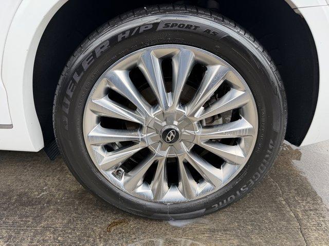 2020 Hyper White /Beige Hyundai Palisade (KM8R5DHE9LU) with an 6 3.8 L engine, Automatic transmission, located at 27610 S Dixie Hwy, Homestead, FL, 33032, (305) 749-2348, 25.510241, -80.438301 - KBB.com 10 Best SUVs Worth Waiting For. Scores 24 Highway MPG and 19 City MPG! This Hyundai Palisade delivers a Regular Unleaded V-6 3.8 L/231 engine powering this Automatic transmission. WHEEL LOCKS, OPTION GROUP 01, FIRST AID KIT.* This Hyundai Palisade Features the Following Options *CARPETED FLO - Photo#17