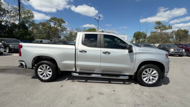2019 Silver Ice Metallic /Jet Black Chevrolet Silverado 1500 (1GCRWBEF9KZ) with an 8 5.3L engine, Automatic transmission, located at 27610 S Dixie Hwy, Homestead, FL, 33032, (305) 749-2348, 25.510241, -80.438301 - Ward's 10 Best Engines. Scores 21 Highway MPG and 15 City MPG! This Chevrolet Silverado 1500 delivers a Gas V8 5.3L/325 engine powering this Automatic transmission. WHEELS, 20 X 9 (50.8 CM X 22.9 CM) SILVER PAINTED ALUMINUM (STD), TRANSMISSION, 6-SPEED AUTOMATIC, ELECTRONICALLY CONTROLLED (STD), TRA - Photo#5