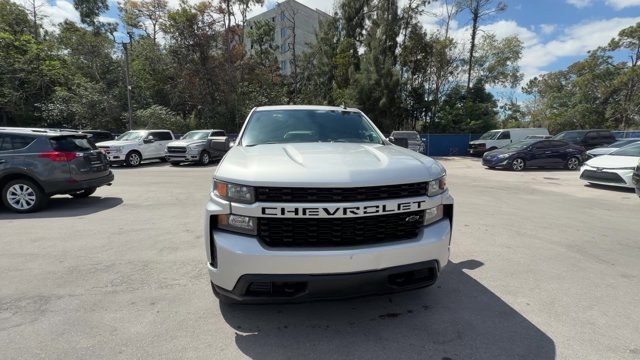 2019 Silver Ice Metallic /Jet Black Chevrolet Silverado 1500 (1GCRWBEF9KZ) with an 8 5.3L engine, Automatic transmission, located at 27610 S Dixie Hwy, Homestead, FL, 33032, (305) 749-2348, 25.510241, -80.438301 - Ward's 10 Best Engines. Scores 21 Highway MPG and 15 City MPG! This Chevrolet Silverado 1500 delivers a Gas V8 5.3L/325 engine powering this Automatic transmission. WHEELS, 20 X 9 (50.8 CM X 22.9 CM) SILVER PAINTED ALUMINUM (STD), TRANSMISSION, 6-SPEED AUTOMATIC, ELECTRONICALLY CONTROLLED (STD), TRA - Photo#7