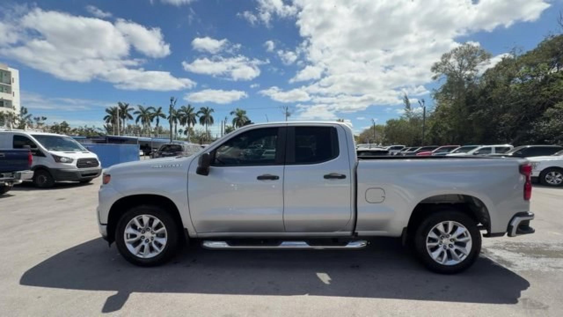 2019 Silver Ice Metallic /Jet Black Chevrolet Silverado 1500 (1GCRWBEF9KZ) with an 8 5.3L engine, Automatic transmission, located at 27610 S Dixie Hwy, Homestead, FL, 33032, (305) 749-2348, 25.510241, -80.438301 - Ward's 10 Best Engines. Scores 21 Highway MPG and 15 City MPG! This Chevrolet Silverado 1500 delivers a Gas V8 5.3L/325 engine powering this Automatic transmission. WHEELS, 20 X 9 (50.8 CM X 22.9 CM) SILVER PAINTED ALUMINUM (STD), TRANSMISSION, 6-SPEED AUTOMATIC, ELECTRONICALLY CONTROLLED (STD), TRA - Photo#1