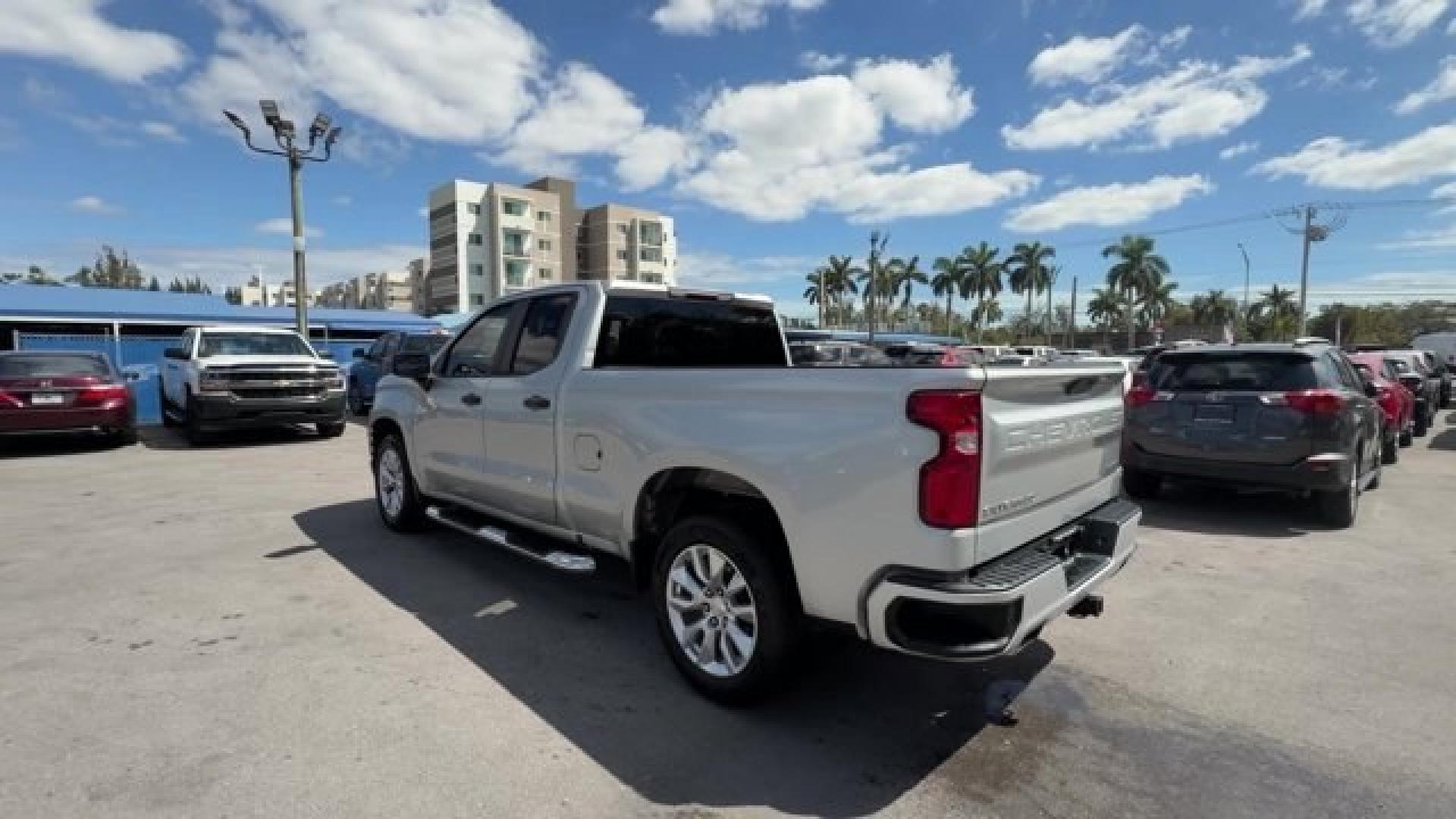 2019 Silver Ice Metallic /Jet Black Chevrolet Silverado 1500 (1GCRWBEF9KZ) with an 8 5.3L engine, Automatic transmission, located at 27610 S Dixie Hwy, Homestead, FL, 33032, (305) 749-2348, 25.510241, -80.438301 - Ward's 10 Best Engines. Scores 21 Highway MPG and 15 City MPG! This Chevrolet Silverado 1500 delivers a Gas V8 5.3L/325 engine powering this Automatic transmission. WHEELS, 20 X 9 (50.8 CM X 22.9 CM) SILVER PAINTED ALUMINUM (STD), TRANSMISSION, 6-SPEED AUTOMATIC, ELECTRONICALLY CONTROLLED (STD), TRA - Photo#2