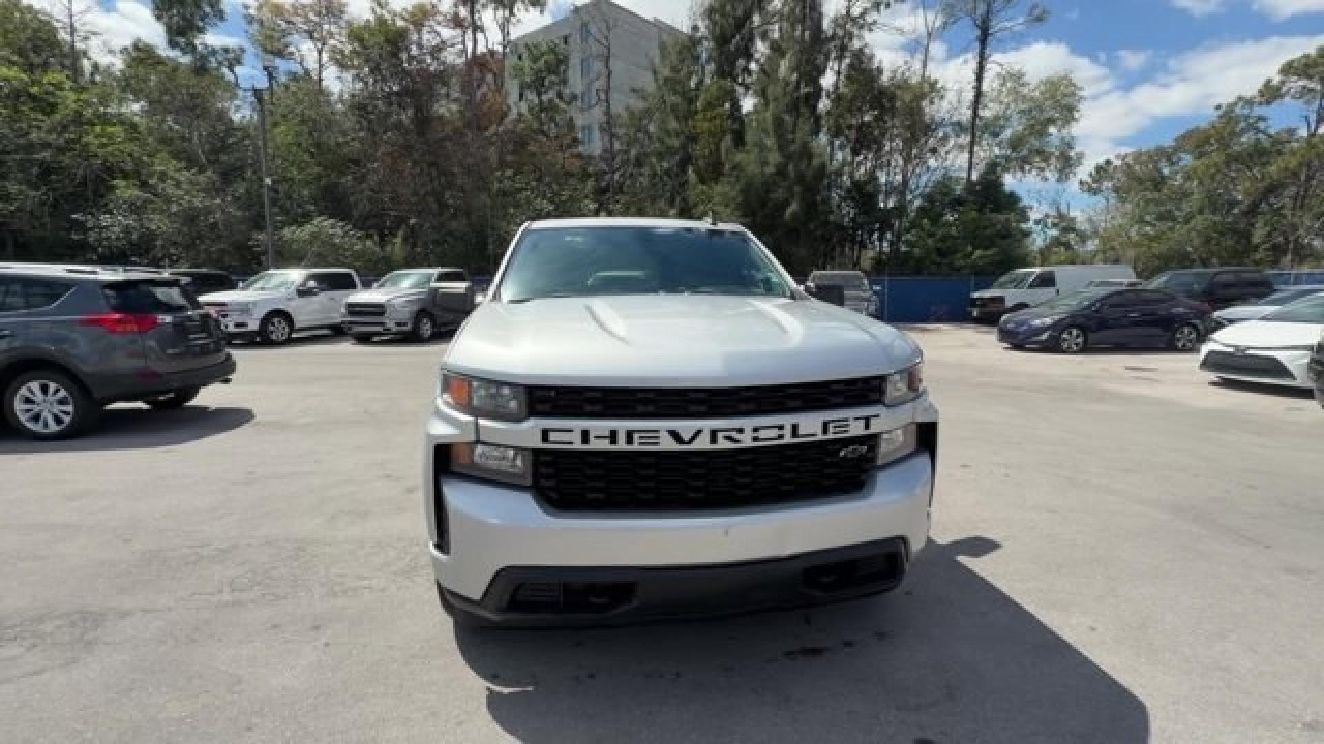 2019 Silver Ice Metallic /Jet Black Chevrolet Silverado 1500 (1GCRWBEF9KZ) with an 8 5.3L engine, Automatic transmission, located at 27610 S Dixie Hwy, Homestead, FL, 33032, (305) 749-2348, 25.510241, -80.438301 - Ward's 10 Best Engines. Scores 21 Highway MPG and 15 City MPG! This Chevrolet Silverado 1500 delivers a Gas V8 5.3L/325 engine powering this Automatic transmission. WHEELS, 20 X 9 (50.8 CM X 22.9 CM) SILVER PAINTED ALUMINUM (STD), TRANSMISSION, 6-SPEED AUTOMATIC, ELECTRONICALLY CONTROLLED (STD), TRA - Photo#7