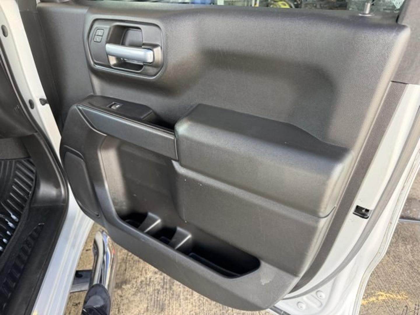 2019 Silver Ice Metallic /Jet Black Chevrolet Silverado 1500 (1GCRWBEF9KZ) with an 8 5.3L engine, Automatic transmission, located at 27610 S Dixie Hwy, Homestead, FL, 33032, (305) 749-2348, 25.510241, -80.438301 - Ward's 10 Best Engines. Scores 21 Highway MPG and 15 City MPG! This Chevrolet Silverado 1500 delivers a Gas V8 5.3L/325 engine powering this Automatic transmission. WHEELS, 20 X 9 (50.8 CM X 22.9 CM) SILVER PAINTED ALUMINUM (STD), TRANSMISSION, 6-SPEED AUTOMATIC, ELECTRONICALLY CONTROLLED (STD), TRA - Photo#13