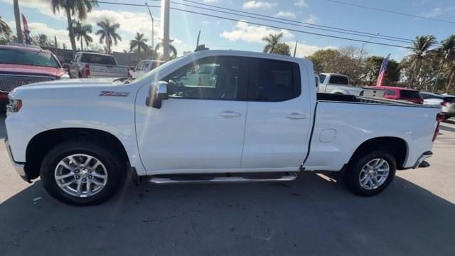 2020 Summit White /Jet Black Chevrolet Silverado 1500 (1GCRYDED8LZ) with an 8 5.3L engine, Automatic transmission, located at 27610 S Dixie Hwy, Homestead, FL, 33032, (305) 749-2348, 25.510241, -80.438301 - Boasts 22 Highway MPG and 16 City MPG! This Chevrolet Silverado 1500 boasts a Gas V8 5.3L/325 engine powering this Automatic transmission. Z71 OFF-ROAD PACKAGE includes (Z71) Off-Road suspension, (JHD) Hill Descent Control, (NZZ) skid plates and (K47) high-capacity air filter Includes Z71 hard badge - Photo#1
